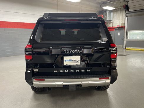 Used 2025 Toyota 4Runner Limited image 9