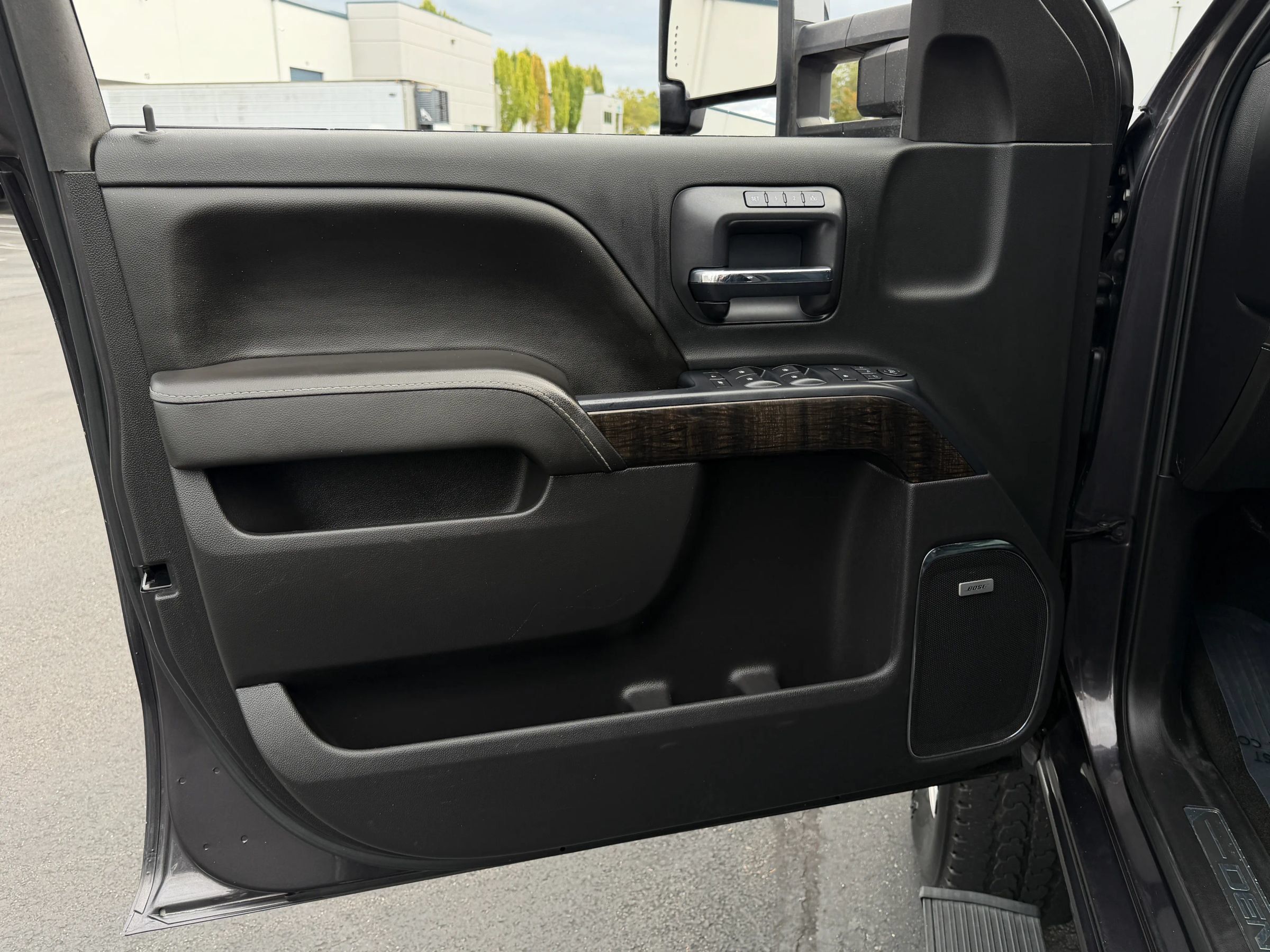 Used 2016 GMC Sierra 2500 Denali w/ Driver Alert Package AWD/4WD image 9