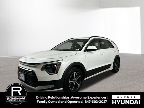 Used 2023 Kia Niro LX image 2