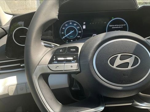 New 2025 Hyundai Elantra Limited image 20
