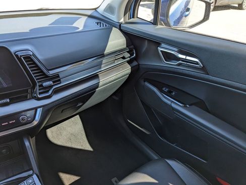 Certified 2025 Kia Sportage EX image 18