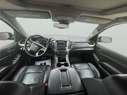 Used 2018 Chevrolet Suburban LT AWD/4WD image 12
