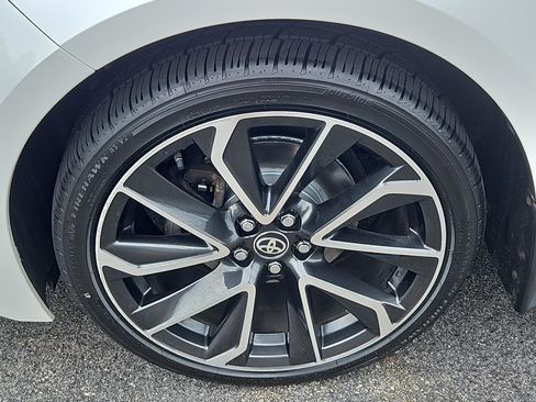 Used 2021 Toyota Corolla XSE FWD image 4