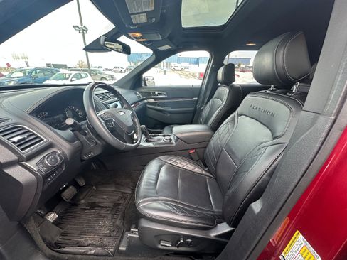 Used 2017 Ford Explorer Platinum image 22