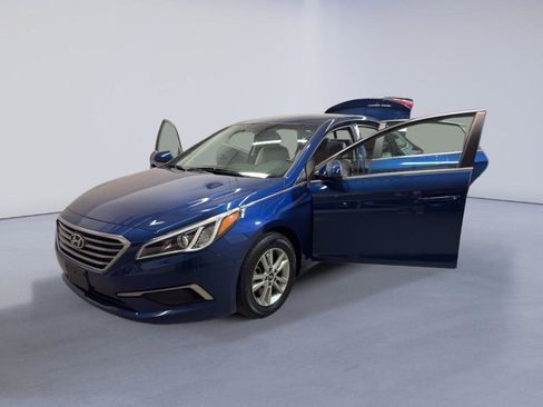 Used 2017 Hyundai Sonata SE w/ Cargo Package image 10