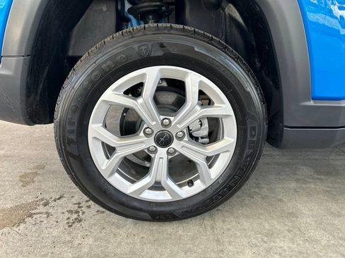 Used 2025 Jeep Compass Latitude AWD/4WD image 21