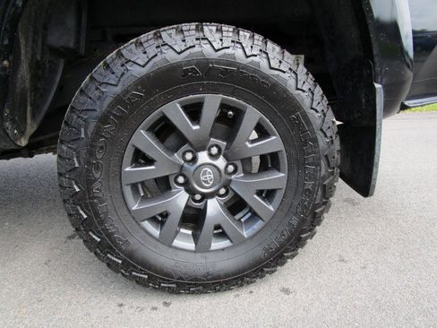 Used 2020 Toyota Tacoma SR5 image 13