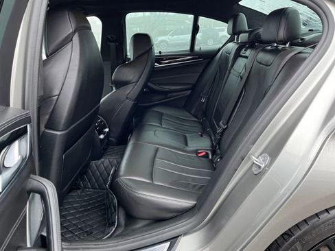 Used 2018 BMW M5 image 24