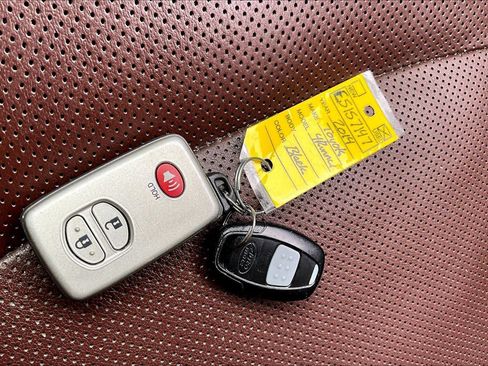 Used 2014 Toyota 4Runner Limited AWD/4WD image 15