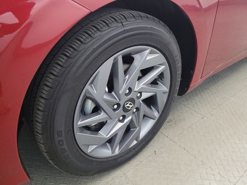 Used 2024 Hyundai Elantra SEL FWD image 31