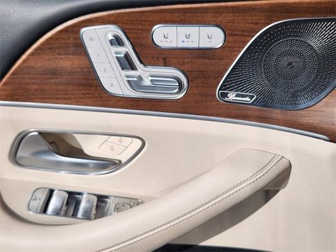 Certified 2022 Mercedes-Benz GLS 450 4MATIC image 11