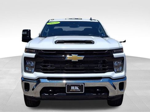 Certified 2025 Chevrolet Silverado 2500 W/T AWD/4WD image 2