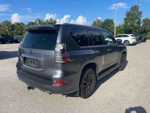 Used 2021 Lexus GX 460 Premium w/ Premium Package AWD/4WD image 2