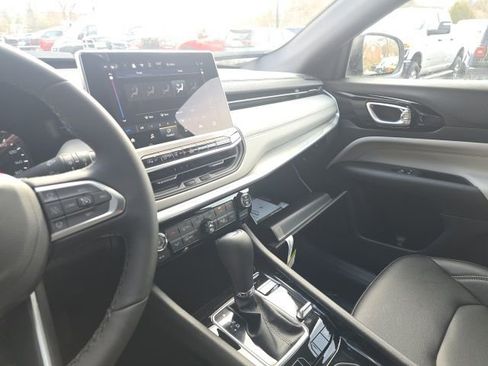 New 2026 Jeep Compass Limited image 24