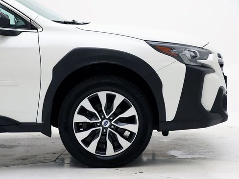 Used 2023 Subaru Outback Limited XT AWD/4WD image 4