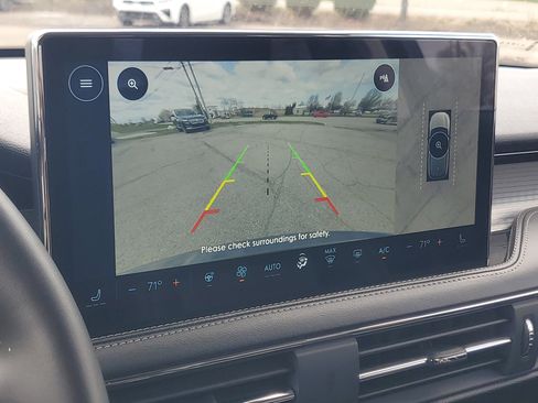 Used 2024 Lincoln Corsair AWD w/ Equipment Group 101A image 17