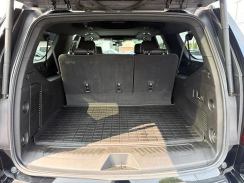 Certified 2023 GMC Yukon XL SLT w/ SLT Premium Package AWD/4WD image 15