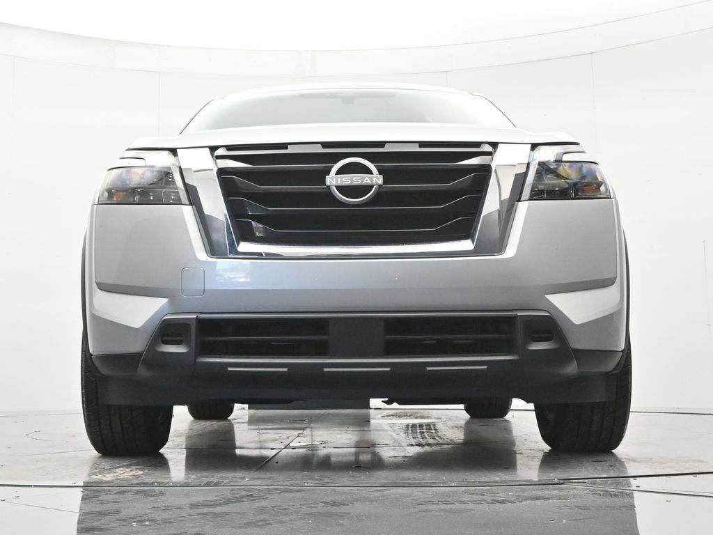 Used 2025 Nissan Pathfinder SV FWD image 38