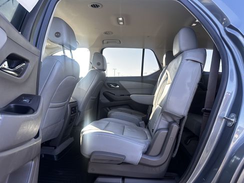 Used 2021 Chevrolet Traverse Premier image 19