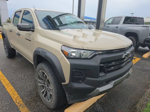 Used 2024 Chevrolet Colorado Trail Boss w/ LPO, Dark Essentials Package AWD/4WD image 2