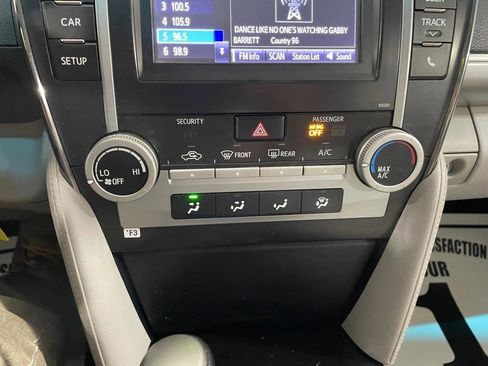 Used 2014 Toyota Camry LE FWD image 30