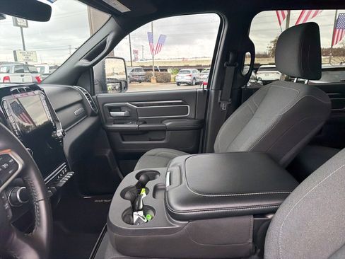 Used 2024 RAM 2500 Big Horn w/ Sport Appearance Package image 15