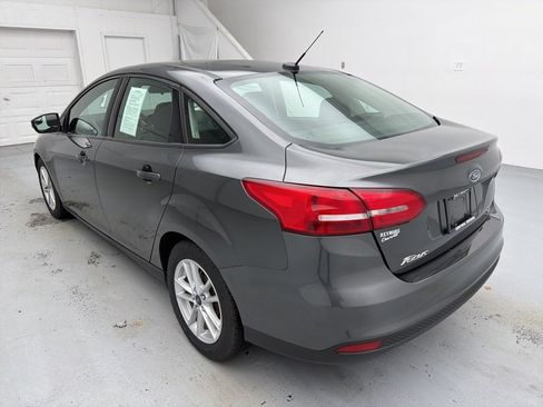Used 2017 Ford Focus SE image 9