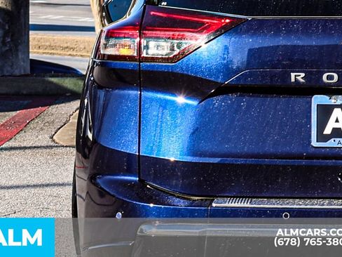 Used 2025 Nissan Rogue Platinum FWD image 13