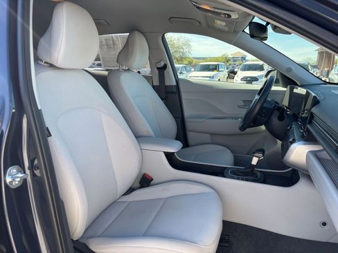 Used 2025 Hyundai Kona SEL image 36