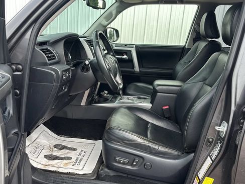 Used 2016 Toyota 4Runner Limited AWD/4WD image 18