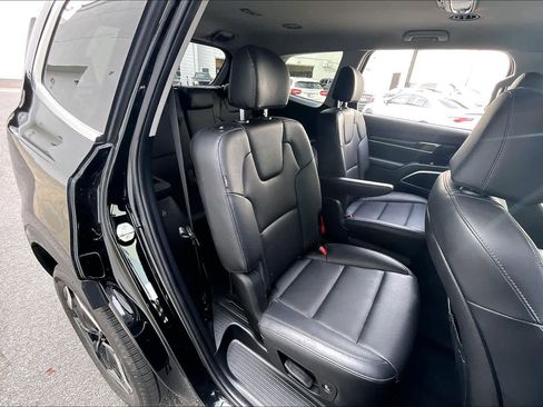 Used 2023 Kia Telluride S image 17