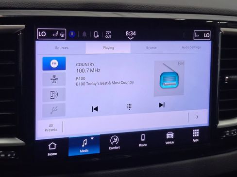 Used 2024 Chrysler Pacifica Touring-L FWD image 37