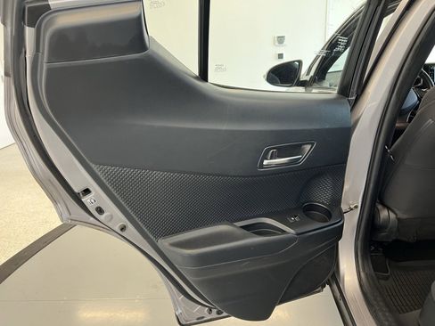 Used 2018 Toyota C-HR XLE image 23