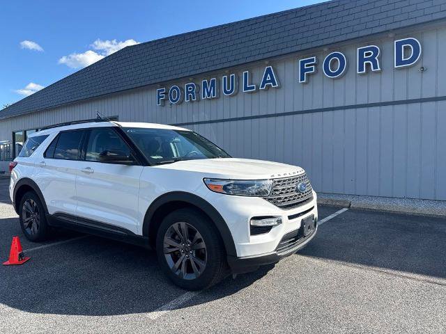 Certified 2023 Ford Explorer XLT w/ Equipment Group 202A AWD/4WD image 1
