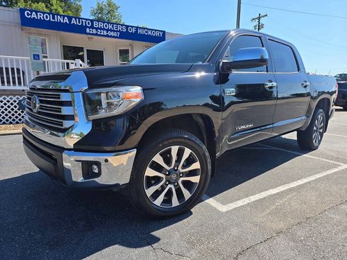Used 2018 Toyota Tundra Limited w/ Limited Premium Package AWD/4WD image 2