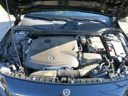 Used 2020 Mercedes-Benz GLA 250 4MATIC image 31