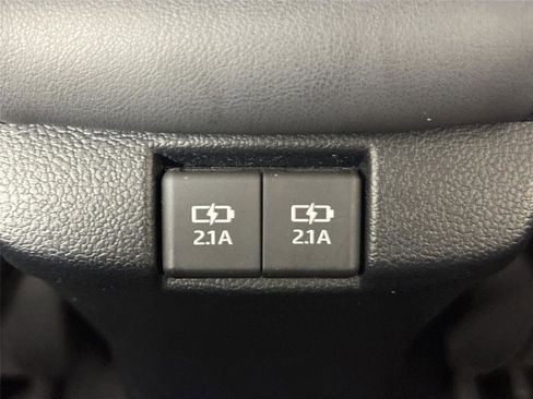 Certified 2022 Toyota Prius image 35