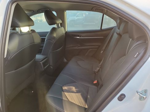 Used 2024 Toyota Camry SE image 9