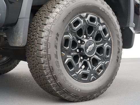 Used 2024 Chevrolet Silverado 3500 High Country w/ High Country Premium Package AWD/4WD image 34