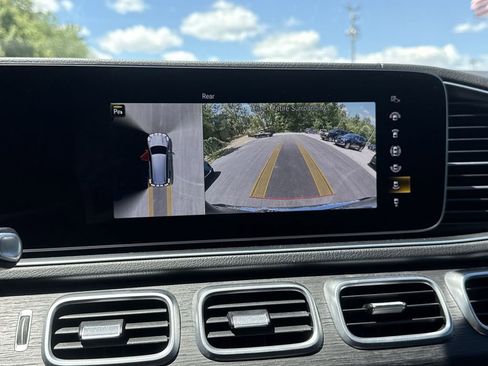 Used 2022 Mercedes-Benz GLS 450 4MATIC image 24