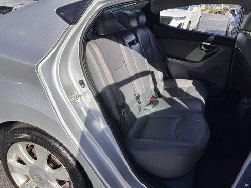 Used 2013 Hyundai Elantra Limited w/ Technology Pkg image 12