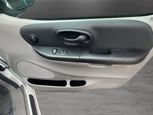 Used 2001 Ford F150 Lightning image 20