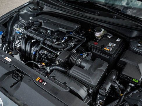 New 2026 Hyundai Elantra Limited FWD image 7