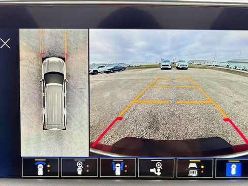 Used 2023 Chevrolet Suburban High Country w/ Premium Package image 29