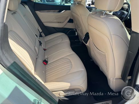 Used 2019 Maserati Levante GranLusso AWD/4WD image 31