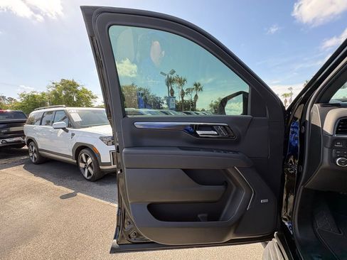 New 2026 Chevrolet Tahoe RST w/ RST Capability Package AWD/4WD image 28
