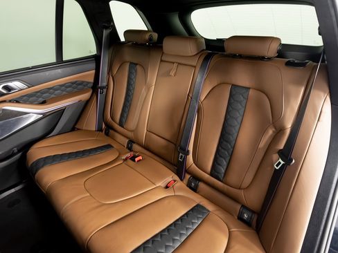 Used 2026 BMW X5 M Competition w/ Executive Package image 37