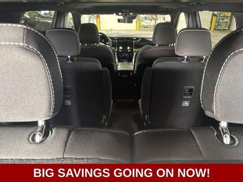 New 2025 Jeep Grand Cherokee L Laredo image 16