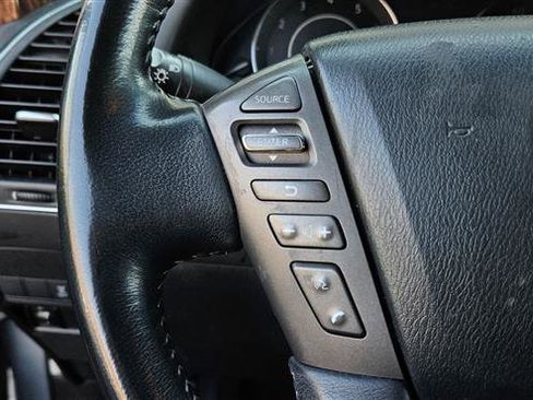 Used 2017 Nissan Armada SV image 11