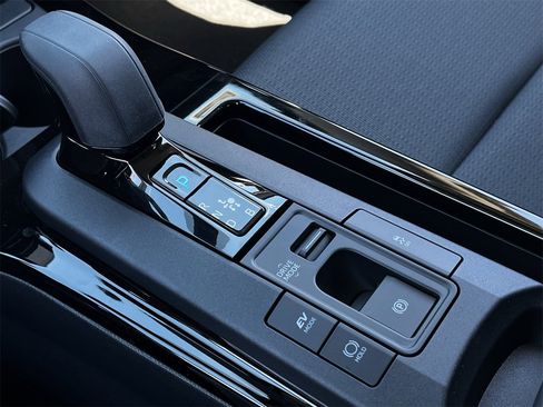 New 2026 Toyota Prius LE image 17